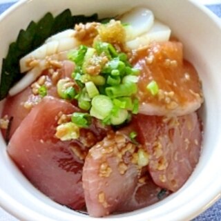 醤油麹でまぐろ丼（刺身の残りを使って）